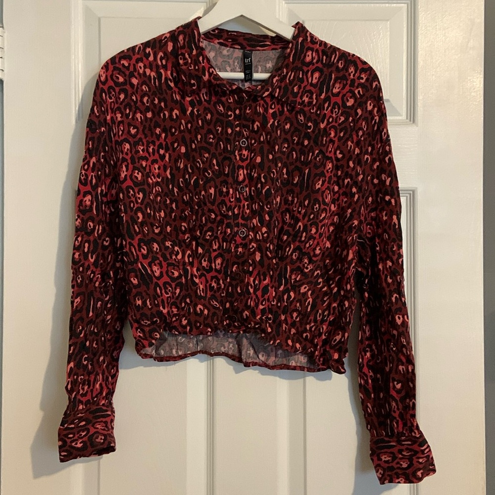 ZARA TRF collection - pink leopard print long sleeve button down cropped blouse